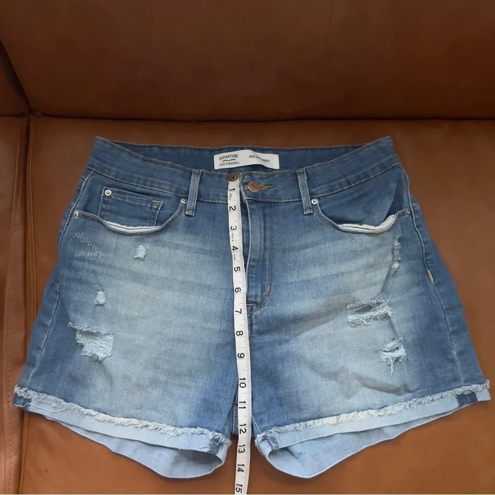 Levi Strauss Women’s Sz 10 W30 High Waisted Medium Blue Distressed Jean Shorts